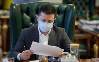 Зеленський увів у дію рішення РНБО щодо змін даних п'яти осіб у списку санкцій