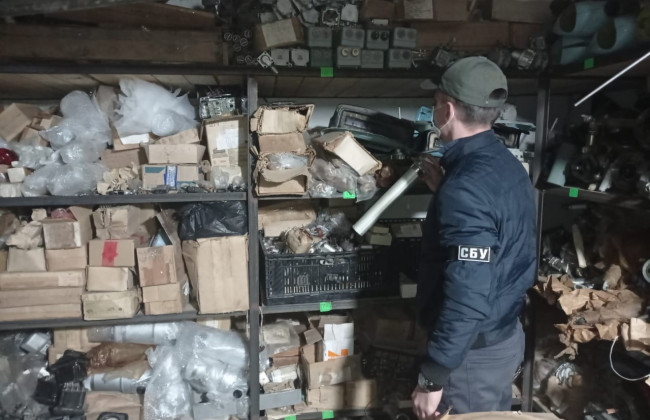 На Дніпропетровщині переправляли за кордон обладнання для військових літаків