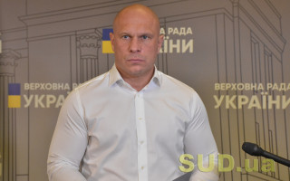 За недостойное поведение нардепа Илью Киву лишили права на наградное оружие