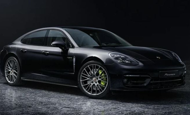 Porsche представил люксовый седан в трех вариантах