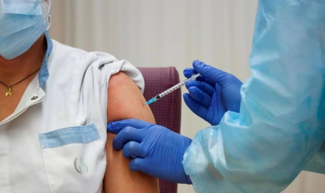 Можно ли вакцинироваться от COVID-19 при аллергии, диабете или высоком давлении