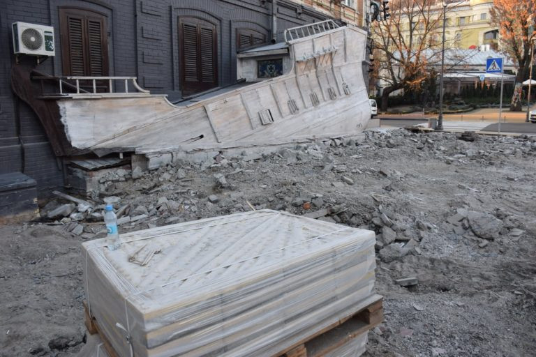 В Києві вулиця Андріївська стане повністю проїзною до кінця тижня