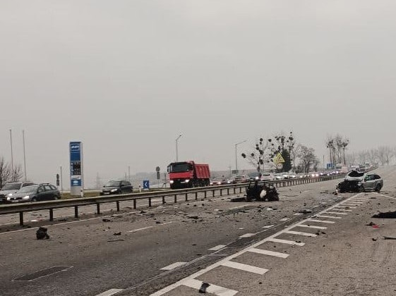 Купа металобрухту під Києвом: у ДТП постраждало троє людей, загинула дитина