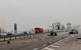 Купа металобрухту під Києвом: у ДТП постраждало троє людей, загинула дитина