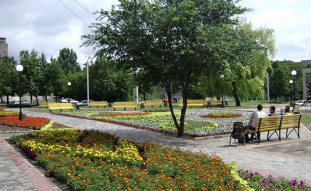 На Троєщині замість стихійного ринку облаштують сквер