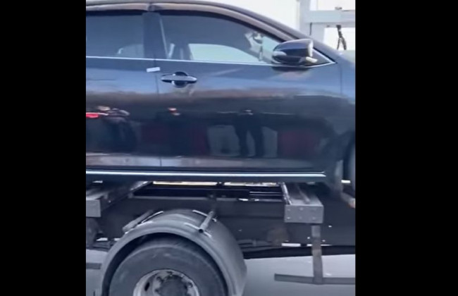 В Киеве у автолихача забрали Toyota, видео