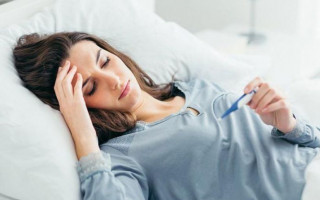 Лихорадка и боль в горле: назвали наиболее характерные симптомы штамма «Дельта»