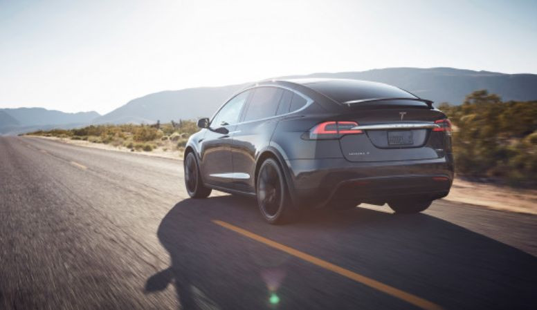 Эксперты объяснили низкую надежность автомобилей Tesla
