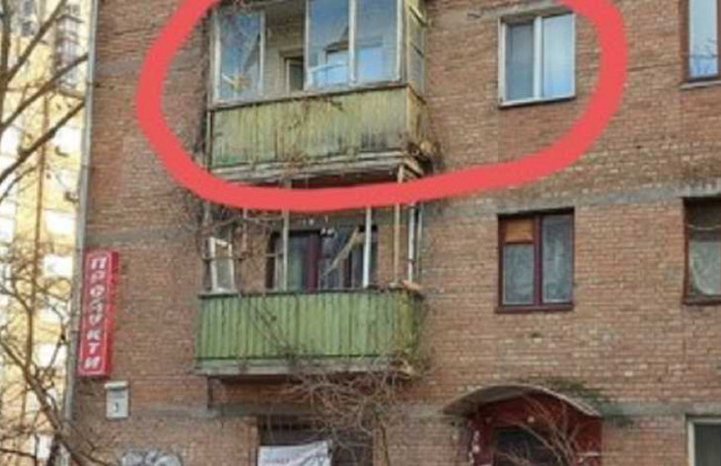 В Киеве неадекват выбросил стекло с балкона на 2-летнего ребенка