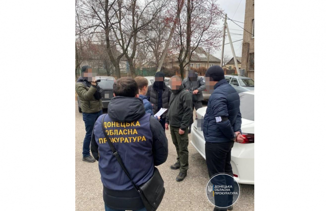 8 000 $ за договір про оренду: на Донеччині чиновника викрито «на гарячому»