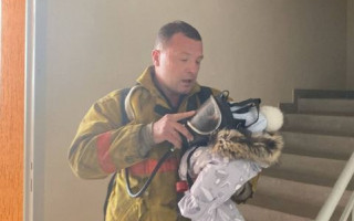 У Києві горить багатоповерхівка: проводиться масова евакуація