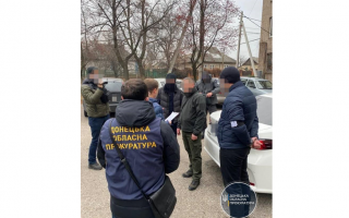 8 000 $ за договір про оренду: на Донеччині чиновника викрито «на гарячому»