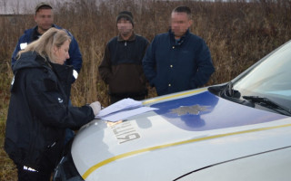 Во Львовской области депутат пытался сбежать от патрульных, но разбил два авто: подробности