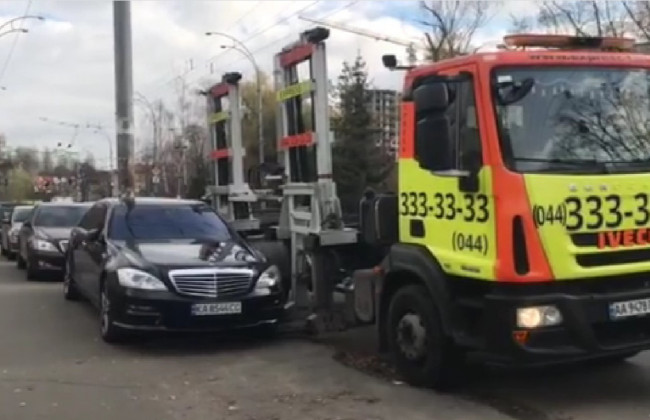 У Києві ДВС вилучила авто чергового неплатника штрафів