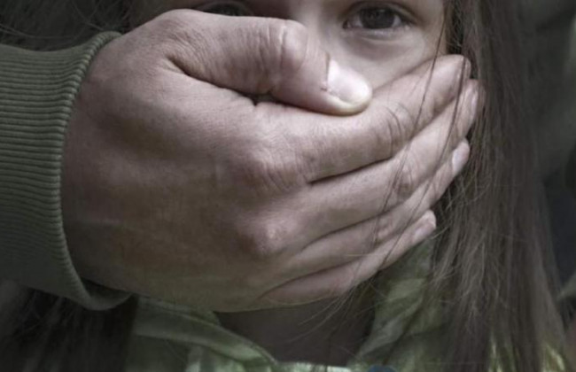 Под Днепром учитель изнасиловал девочку в школе-интернате