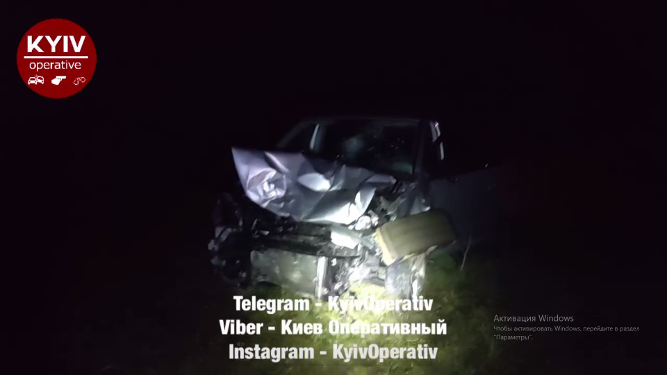 ДТП під Києвом: автомобілі розкидало по дорозі, відео