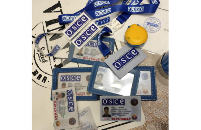 Продавали фейкові посвідчення ОБСЄ: у Києві викрили шахрайську схему, фото