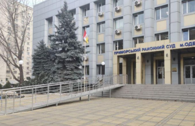 Судья уволилась с должности, проработав чуть больше года