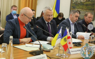 У КСУ обговорили практичне застосування інституту amicus curiae при розгляді справ