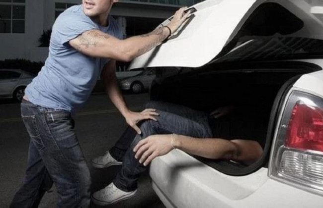 В Днепре неизвестные избили и похитили мужчину: в городе ввели спецоперацию