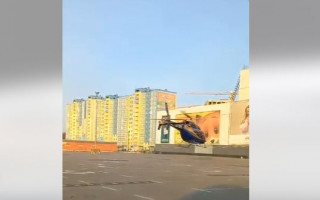 Скупился в черную пятницу на вертолете: киевлян удивил инцидент возле ТРЦ, видео