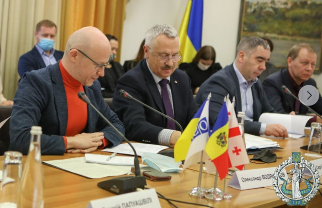 У КСУ обговорили практичне застосування інституту amicus curiae при розгляді справ