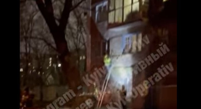 В Киеве произошел взрыв в жилом доме, видео