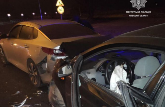 Под Киевом произошло масштабное ДТП с пострадавшими, фото