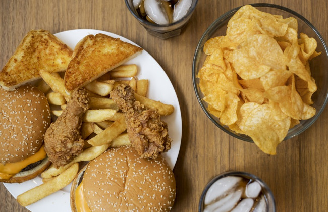 Врачи рассказали, какие продукты нельзя употреблять переболевшим COVID-19