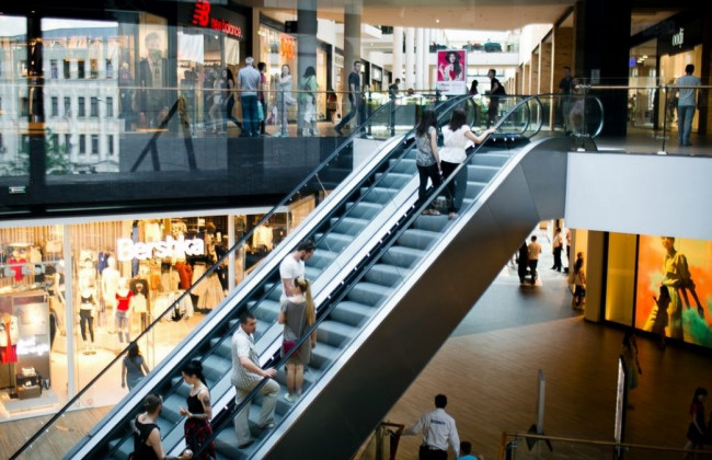 ЗМІ: у Києві евакуювали практично всі ТРЦ