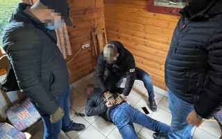 45 тисяч доларів за «вирішення» земельних питань: на Київщині викрили схему «допомоги»