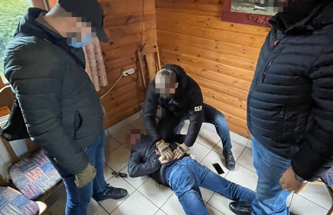 45 тисяч доларів за «вирішення» земельних питань: на Київщині викрили схему «допомоги»