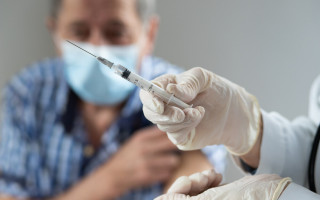 В Греции оштрафуют невакцинированных граждан старше 60 лет