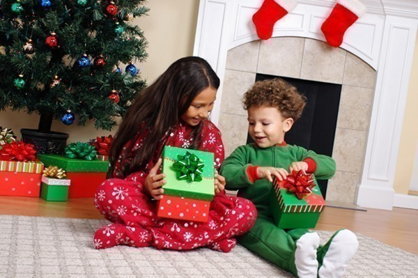 Які особливості оподаткування ПДВ новорічних дитячих подарунків: деталі