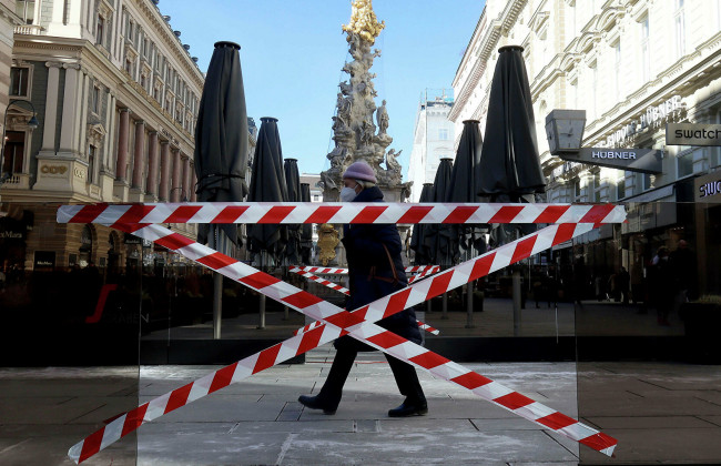 В Австрии планируют лишать свободы за отказ от COVID-вакцинации