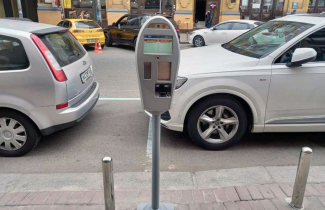 В Киеве заработала система автофиксации нарушений парковки: где установили приборы