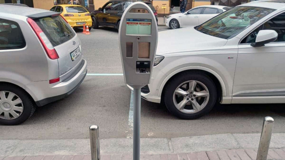 В Киеве заработала система автофиксации нарушений парковки: где установили приборы