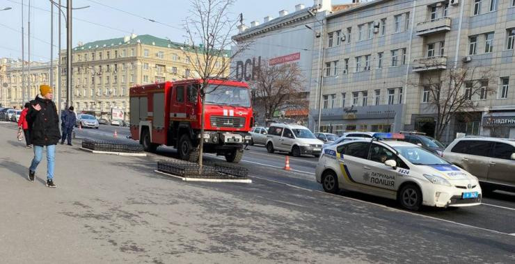 В Харьковском горсовете ищут бомбу: подробности