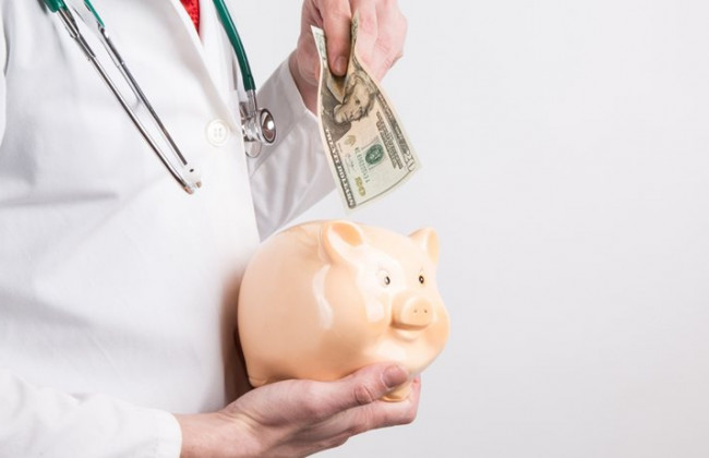 Повышение зарплат медикам в 2022 году: на сколько вырастут выплаты