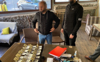 За хабар обіцяв «закрити очі» на порушення при реконструкції: перед судом постане посадовець КМДА