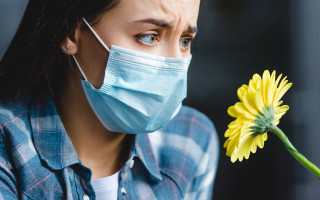 Стало известно, пропадает ли обоняние и вкус при заражении штаммом «Омикрон»