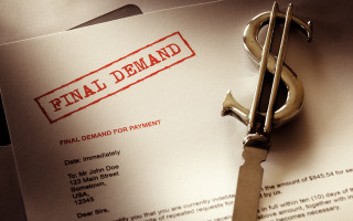 Коллекторы в США теперь могут «выбивать» долги через соцсети