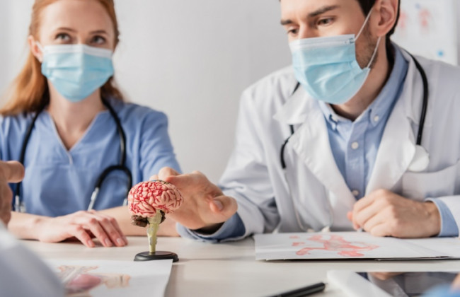 У пацієнтів з COVID можуть виникнути серйозні проблеми з мозком: що відомо