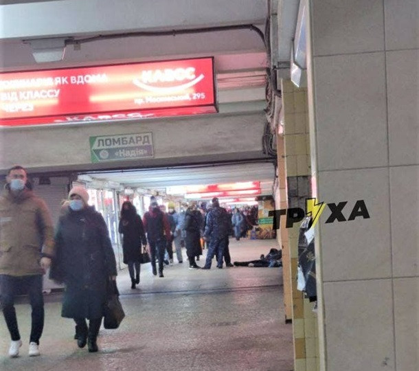 Ряд трагедий: в харьковском метро снова скончался пассажир