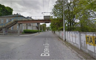 Бросилась с моста: в центре Тернополя нашли мертвой 16-летнюю девушку