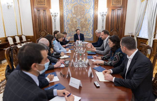 «Ніхто ні в кого нічого не забиратиме», – Єрмак про деолігархізацію та перебіг реформ з послами G7 та ЄС