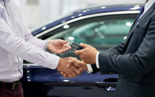 Как украинцев обяжут платить налог при покупке авто и недвижимости
