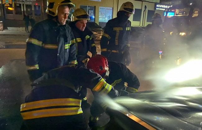 В Киеве сгорели четыре автомобиля в разных районах