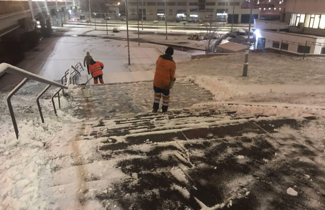 У Києві вигнали на вулиці понад 300 спецмашин для боротьби зі снігом