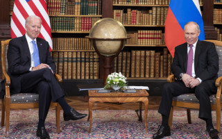 Путин и Байден проведут переговоры и обсудят ситуацию возле границ Украины